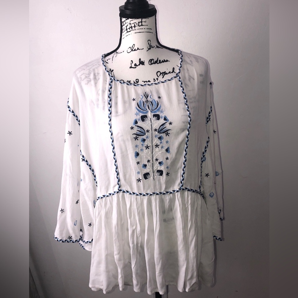 Argee  Design Studio White women's blouse with embroidery size 3x